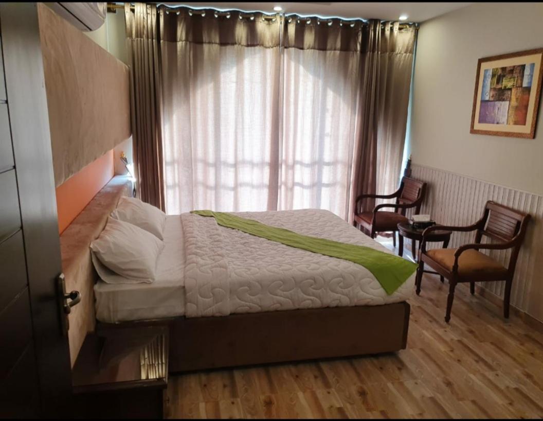 Hak Mall Suites And Apartments Rawalpindi Buitenkant foto
