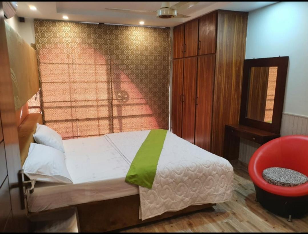 Hak Mall Suites And Apartments Rawalpindi Buitenkant foto