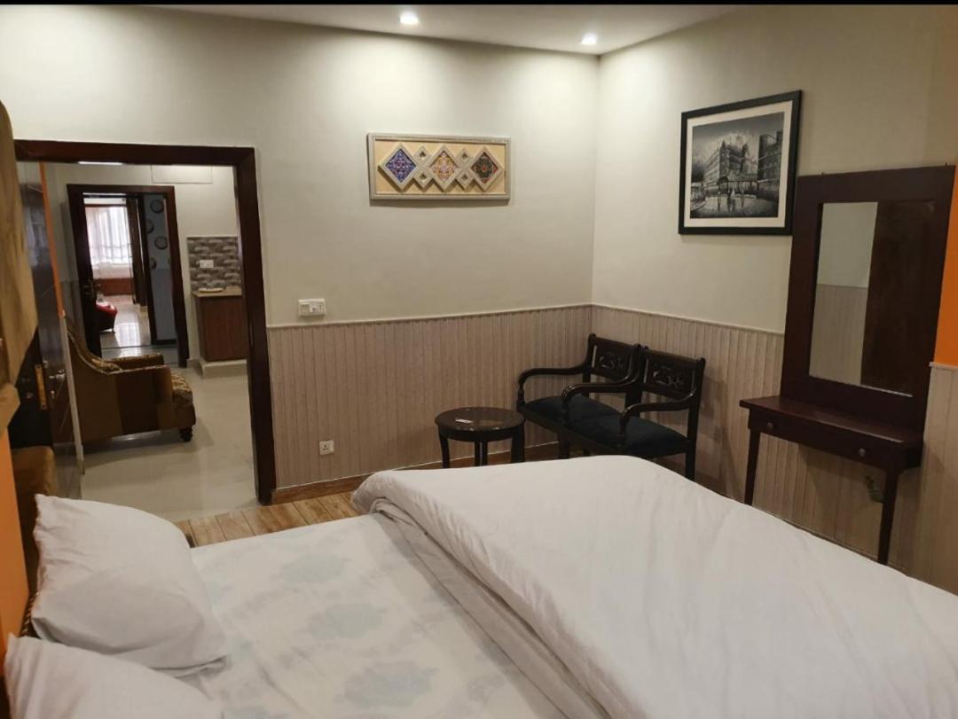 Hak Mall Suites And Apartments Rawalpindi Buitenkant foto