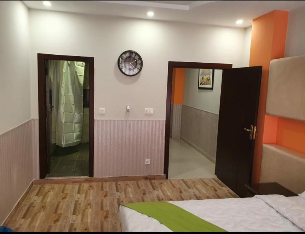 Hak Mall Suites And Apartments Rawalpindi Buitenkant foto