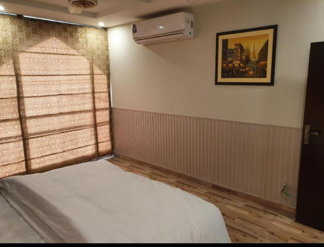 Hak Mall Suites And Apartments Rawalpindi Buitenkant foto